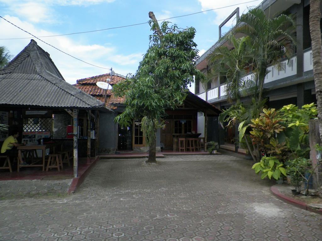 Hotel Bamboo House à Pangandaran Extérieur photo